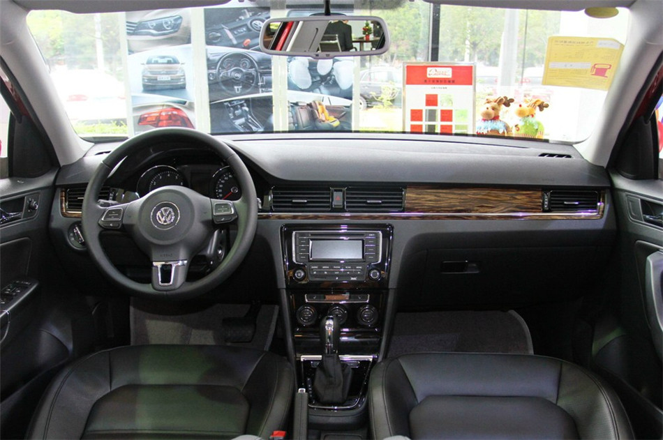 2013款新宝来1.6L自动豪华型