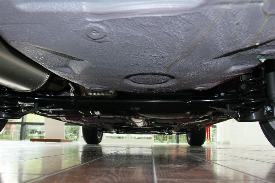 2013款新宝来1.6L自动豪华型