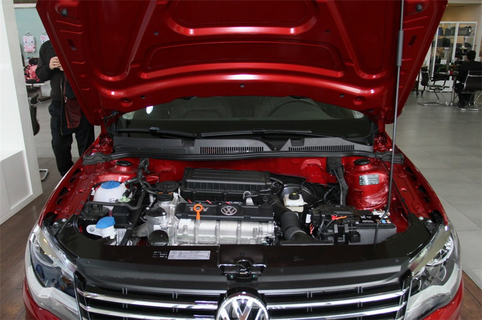 2013款新宝来1.6L自动豪华型