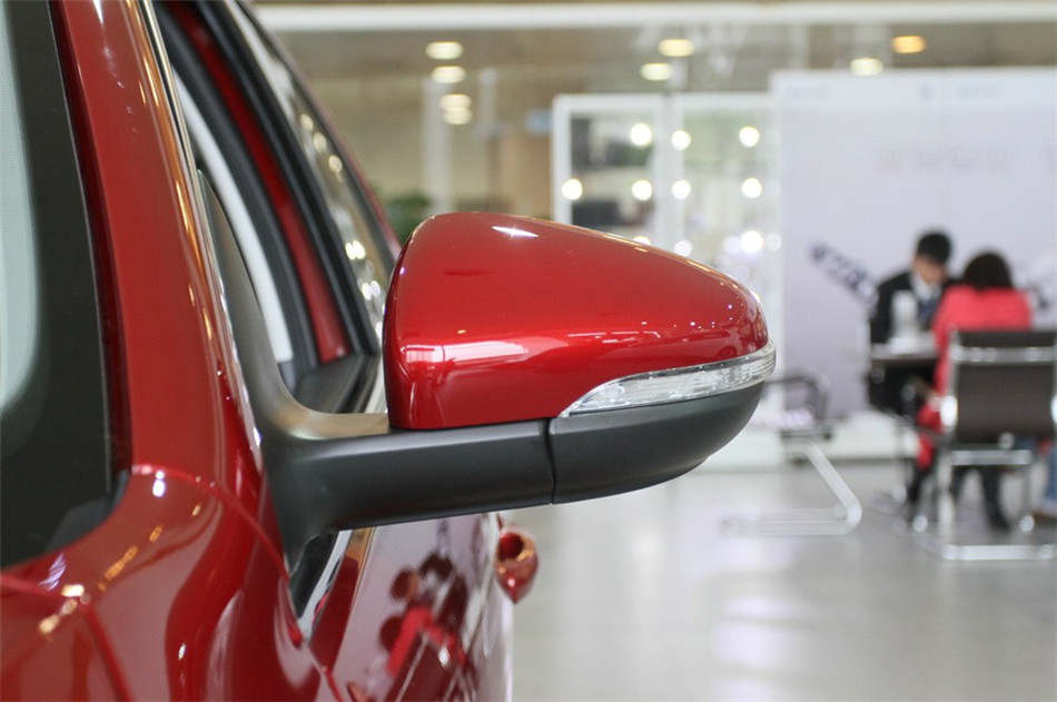 2013款新宝来1.6L自动豪华型