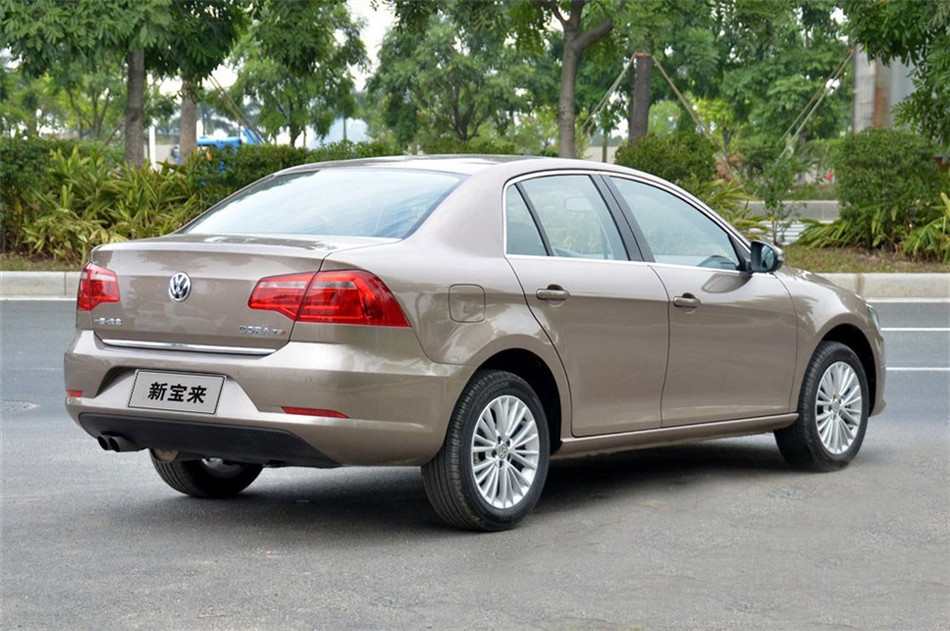 2013款新宝来1.4T自动豪华版