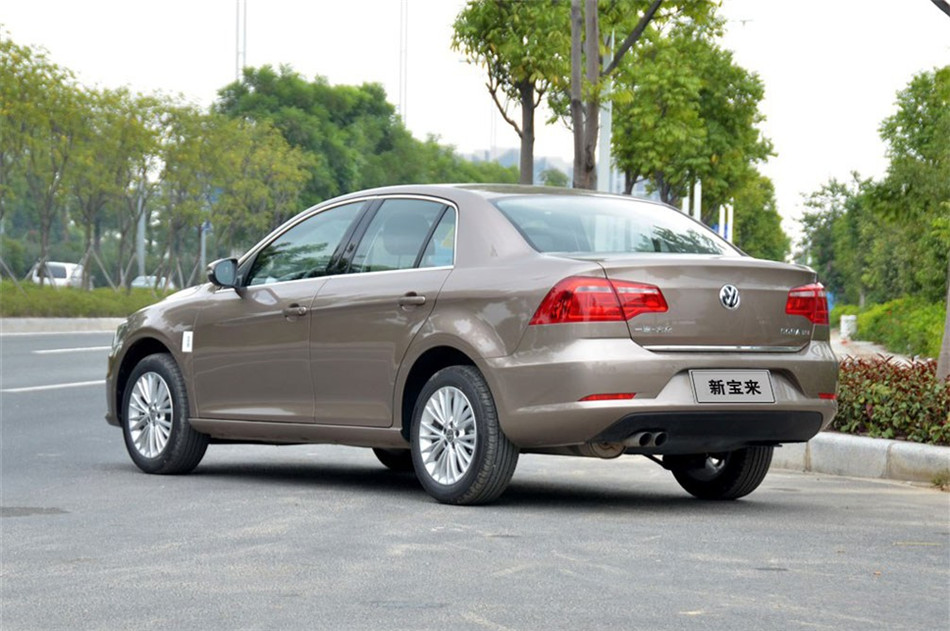 2013款新宝来1.4T自动豪华版