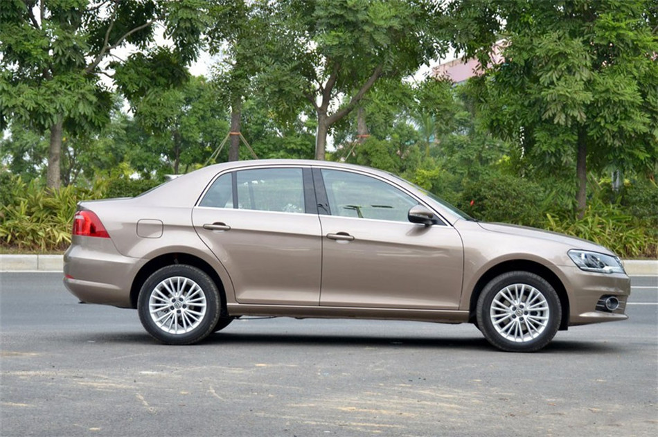 2013款新宝来1.4T自动豪华版