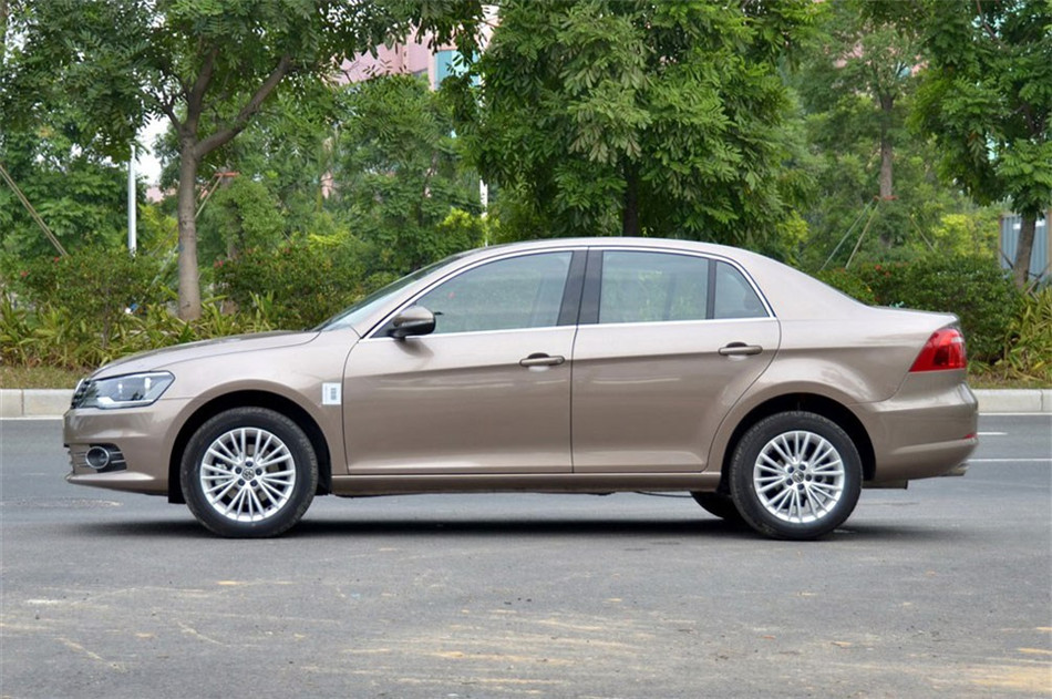 2013款新宝来1.4T自动豪华版