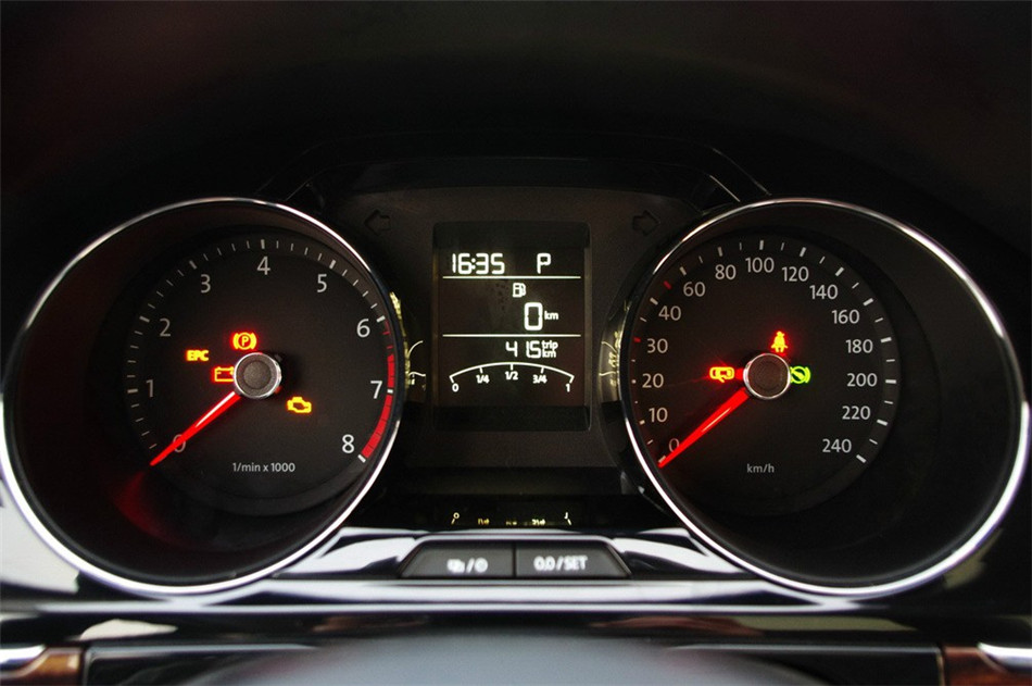 2013款新宝来1.4T自动豪华版