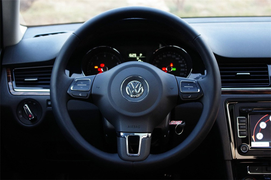 2013款新宝来1.4T自动豪华版