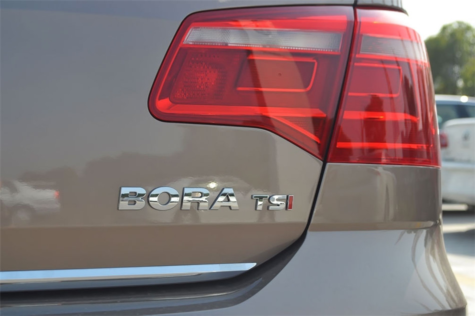 2013款新宝来1.4T自动豪华版