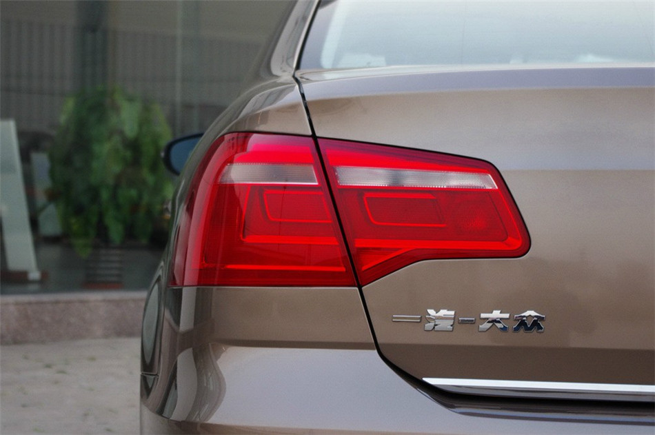 2013款新宝来1.4T自动豪华版