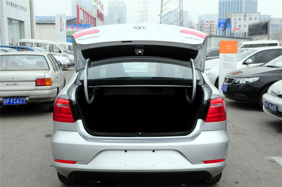 宝来 2014款 1.6L AT 舒适型 座椅空间