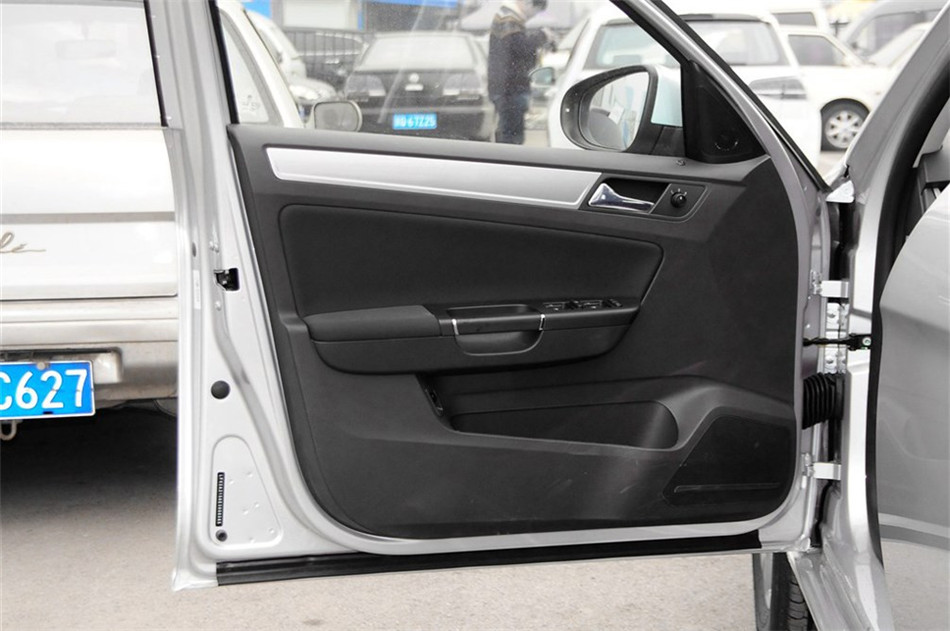 宝来 2014款 1.6L AT 舒适型 座椅空间