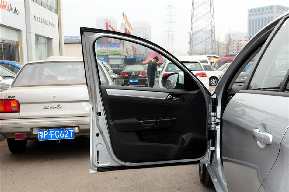 宝来 2014款 1.6L AT 舒适型 座椅空间