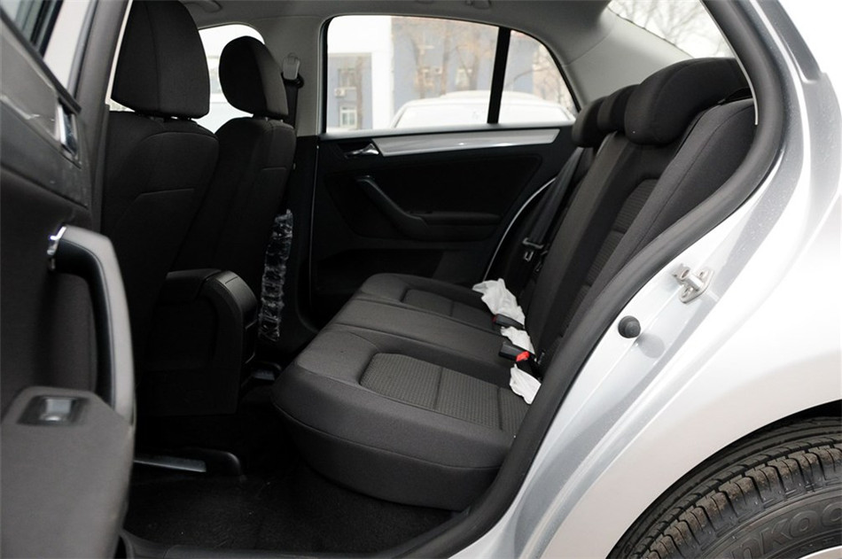宝来 2014款 1.6L AT 舒适型 座椅空间