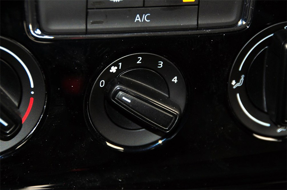 宝来 2014款 1.6L AT 舒适型 内饰