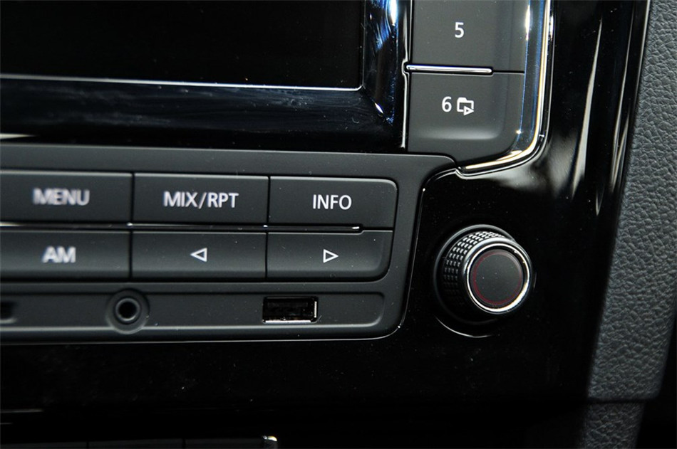 宝来 2014款 1.6L AT 舒适型 内饰