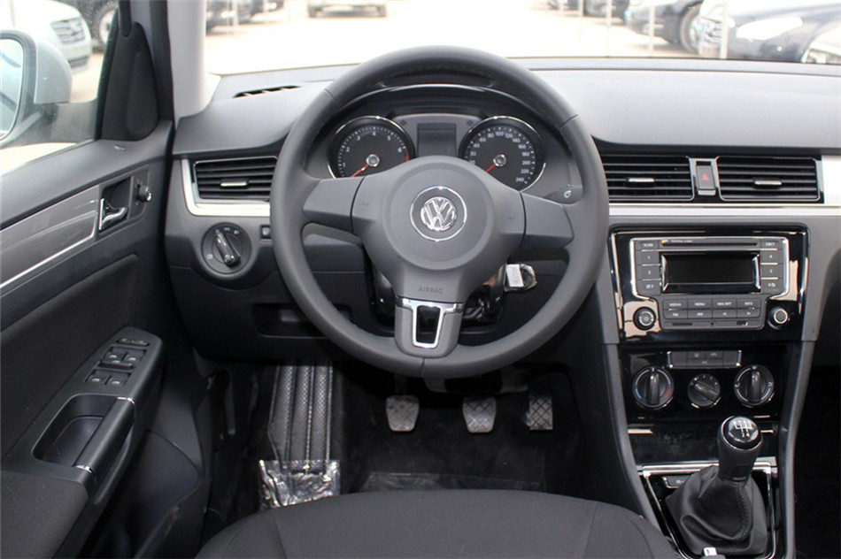 宝来 2014款 1.6L AT 舒适型 内饰