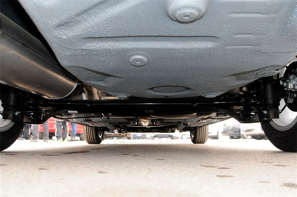 宝来 2014款 1.6L AT 舒适型 引擎底盘