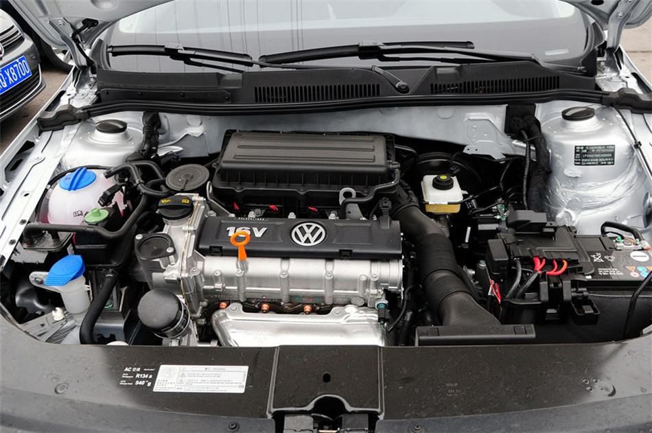 宝来 2014款 1.6L AT 舒适型 引擎底盘