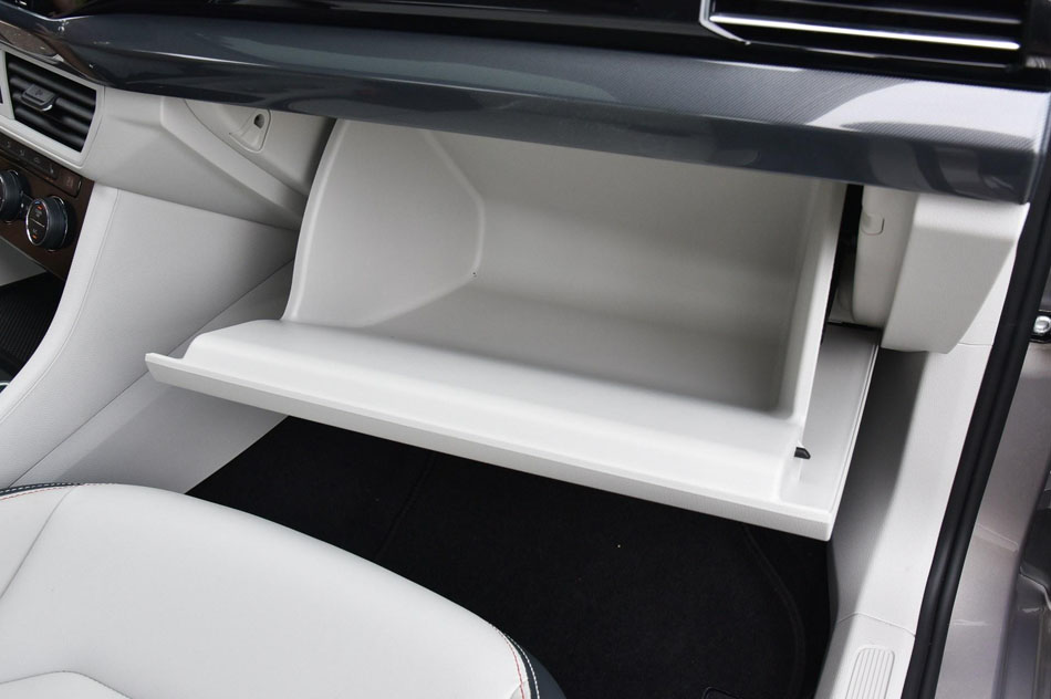 2019款 280TSI DSG豪华型 内饰