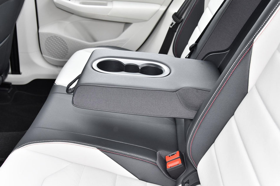 2019款 280TSI DSG豪华型 座椅空间