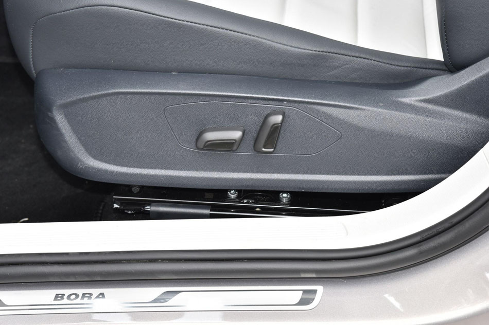 2019款 280TSI DSG豪华型 座椅空间