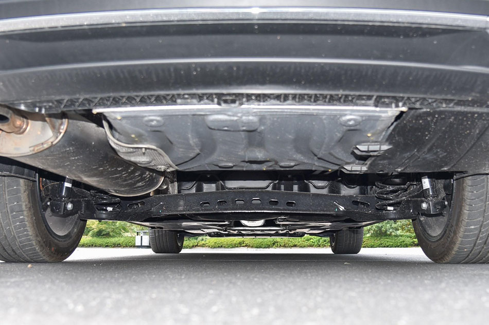 2019款 280TSI DSG豪华型 引擎底盘