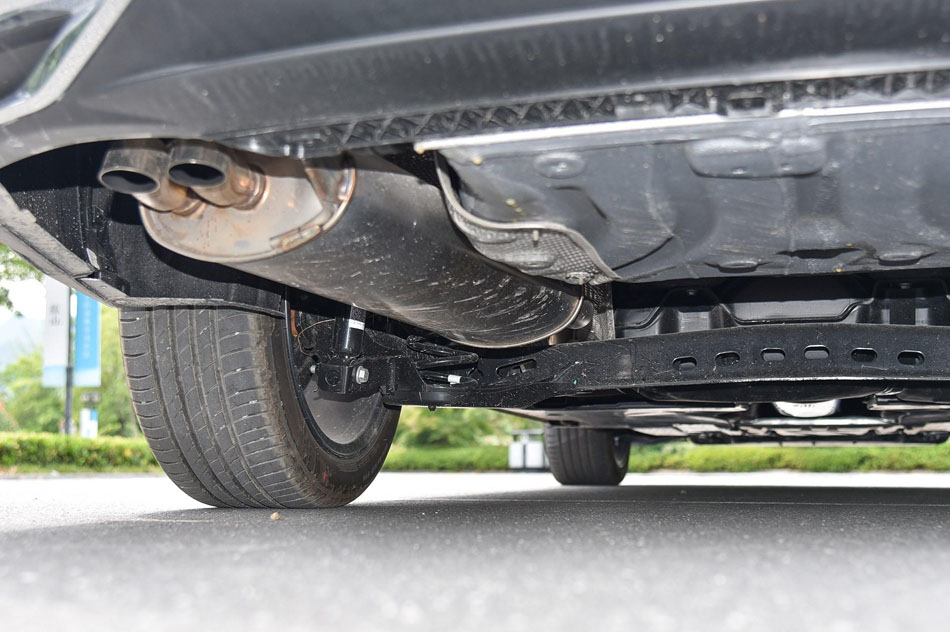 2019款 280TSI DSG豪华型 引擎底盘