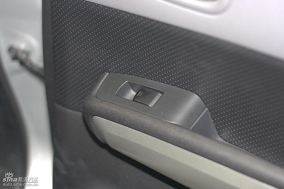 东风日产奇骏到店实拍