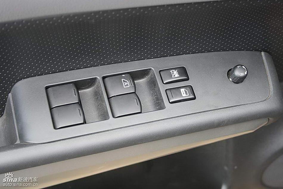 新一代奇骏内饰实拍图