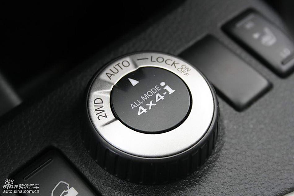 新一代奇骏内饰实拍图