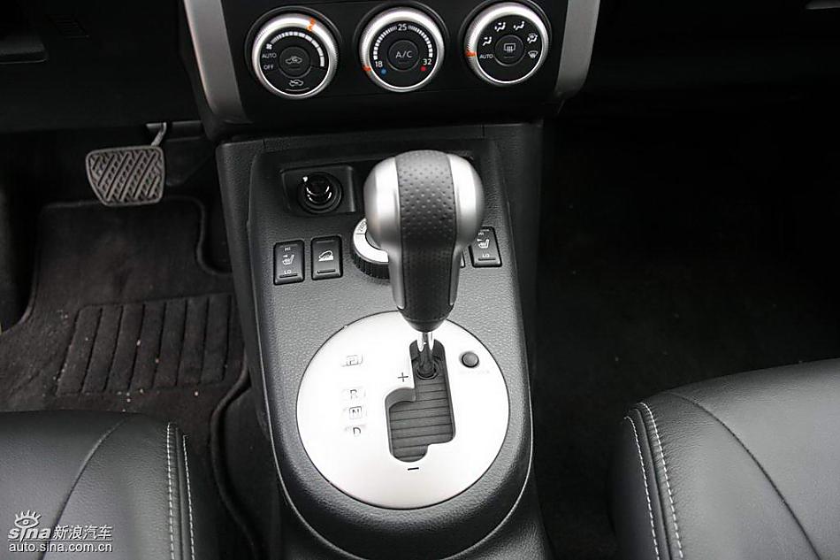 新一代奇骏内饰实拍图