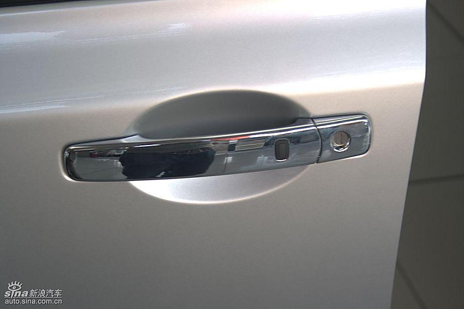 东风日产奇骏到店实拍