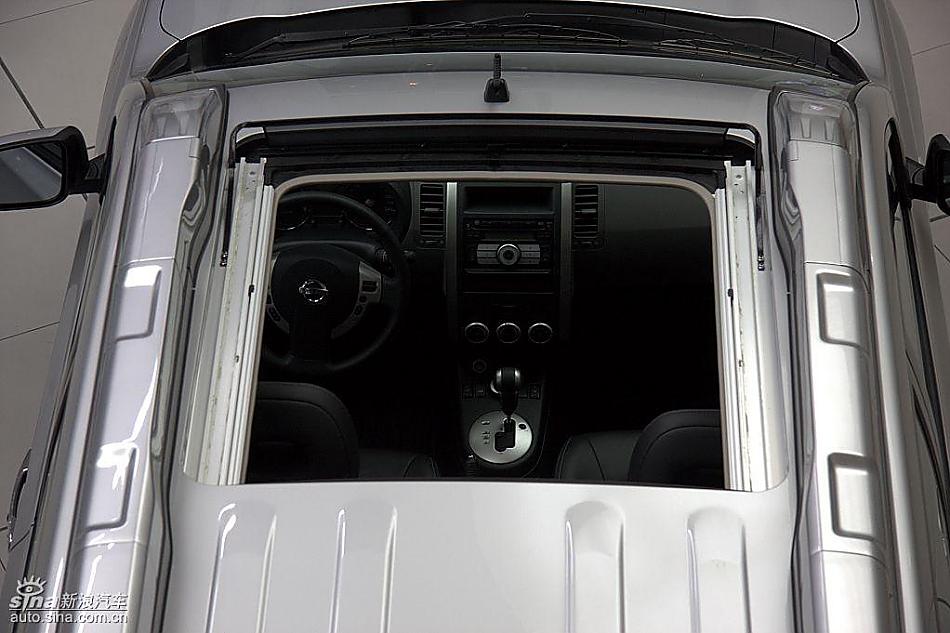 东风日产奇骏到店实拍