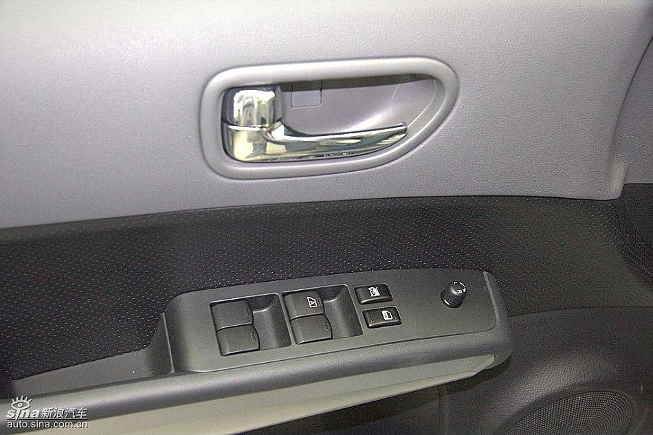 东风日产奇骏到店实拍