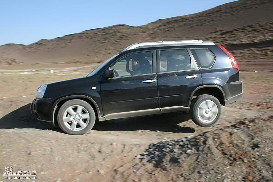 新浪汽车新疆大漠试驾新一代奇骏