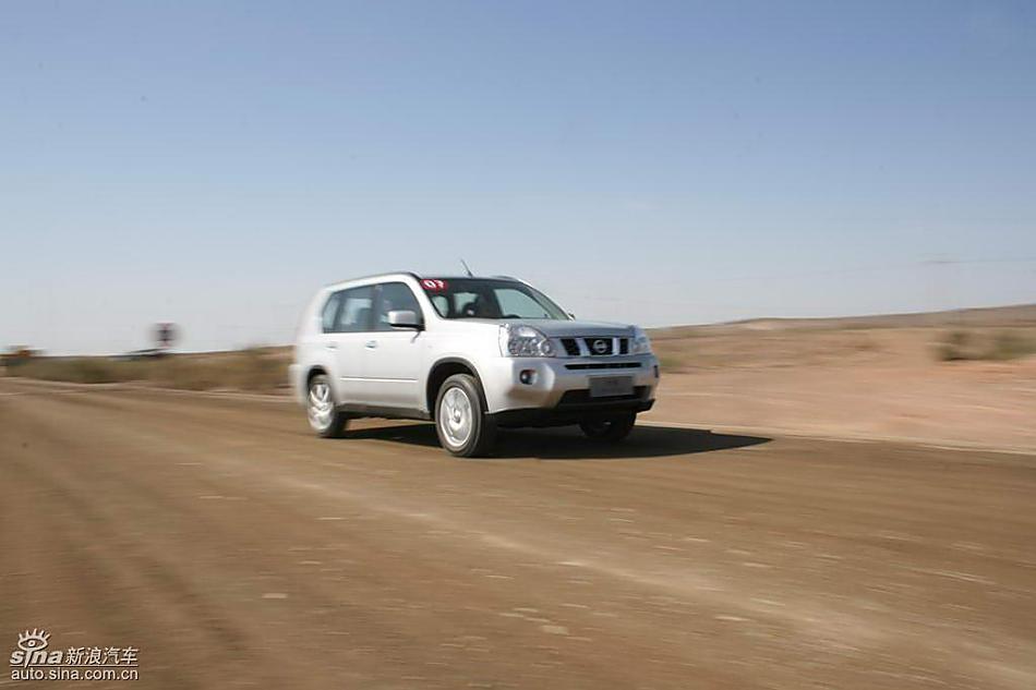 新浪汽车新疆大漠试驾新一代奇骏