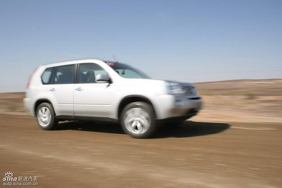 新浪汽车新疆大漠试驾新一代奇骏