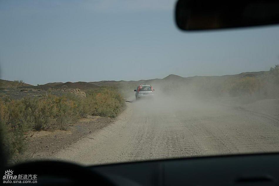 新浪汽车新疆大漠试驾新一代奇骏
