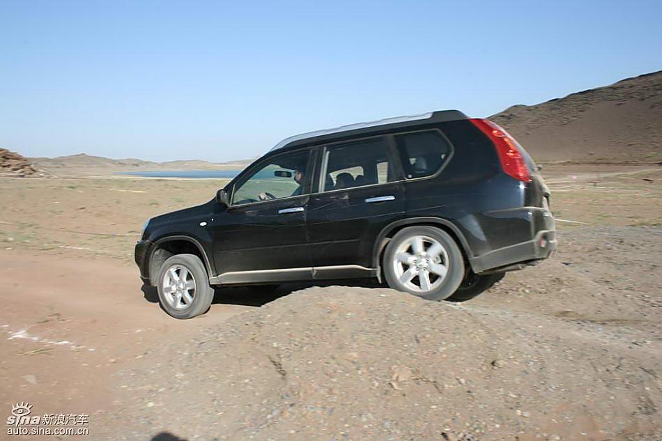 新浪汽车新疆大漠试驾新一代奇骏