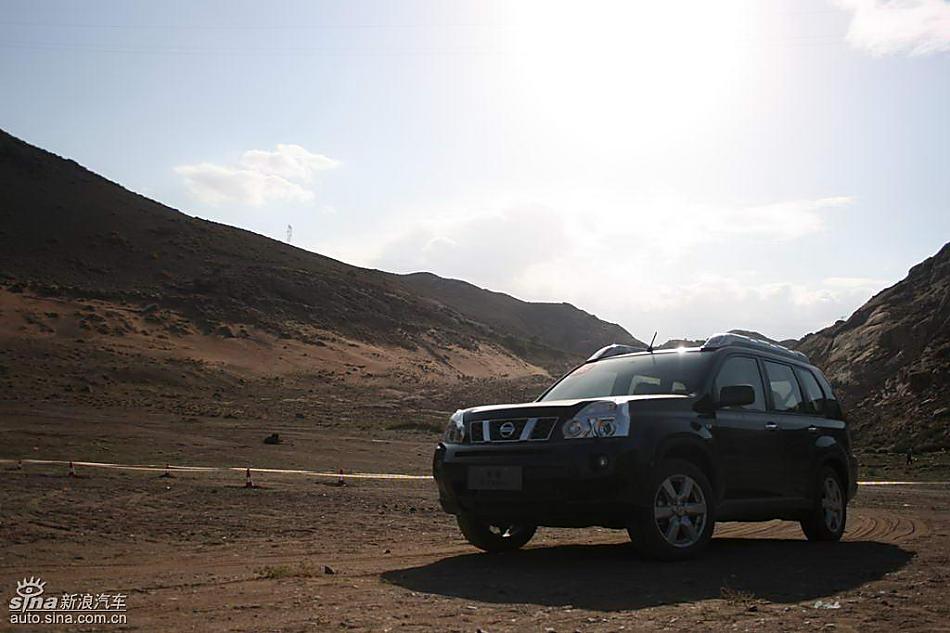 新浪汽车新疆大漠试驾新一代奇骏