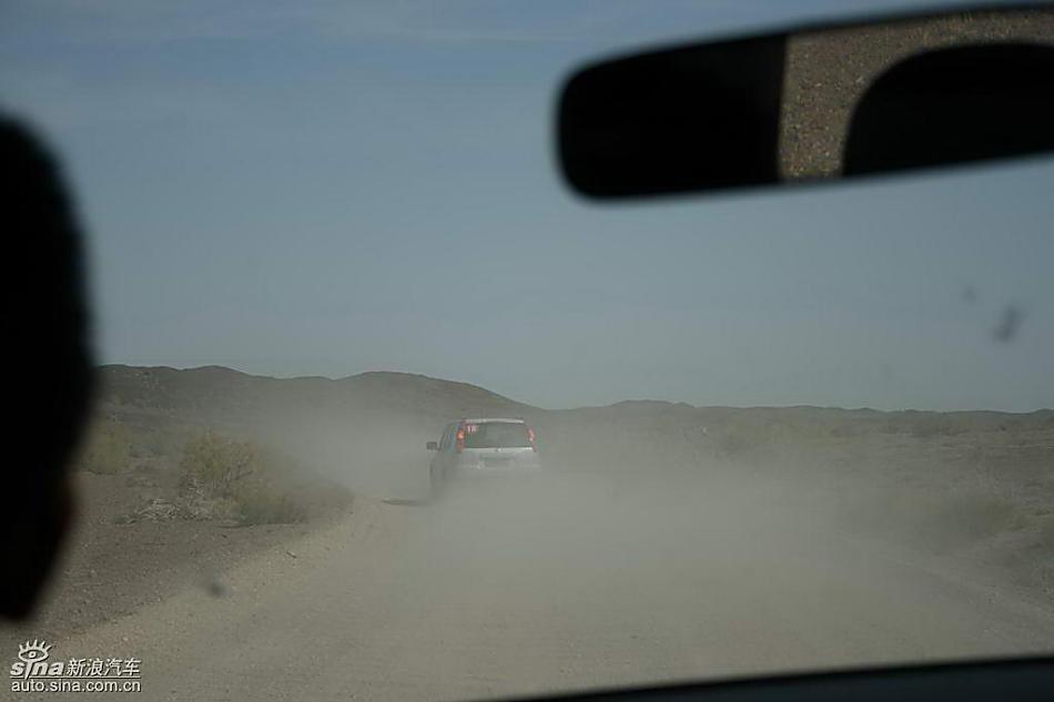 新浪汽车新疆大漠试驾新一代奇骏