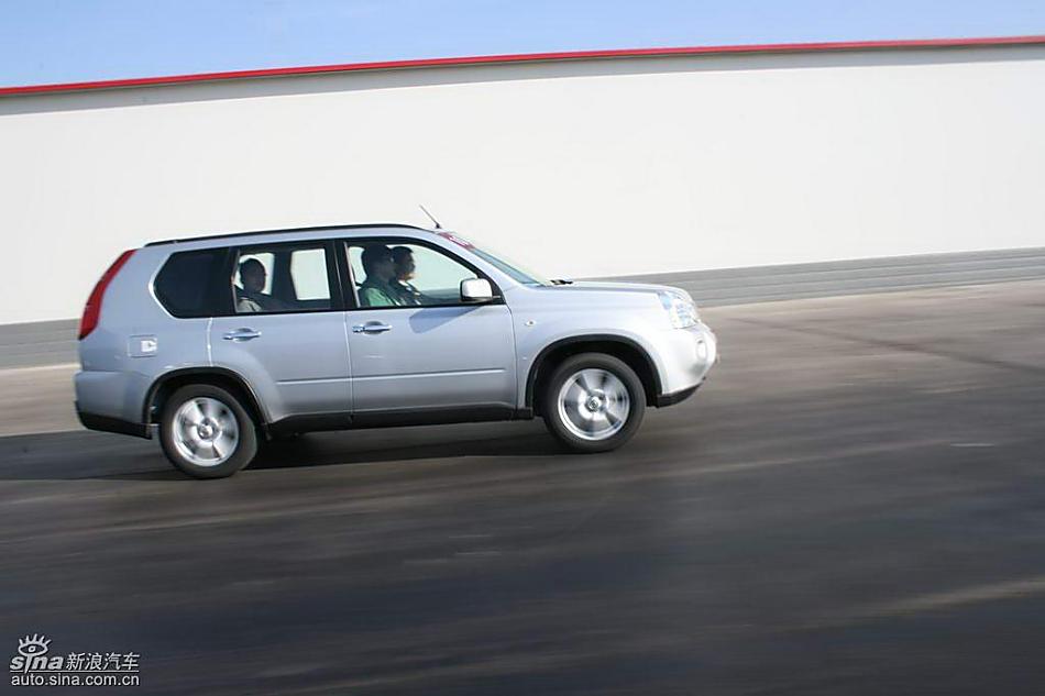 新浪汽车新疆大漠试驾新一代奇骏