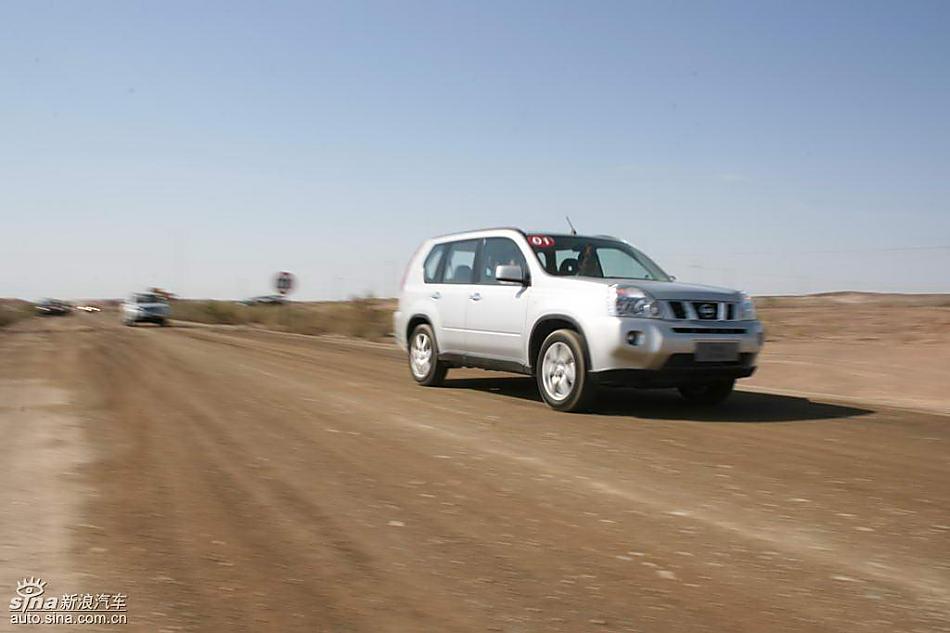 新浪汽车新疆大漠试驾新一代奇骏