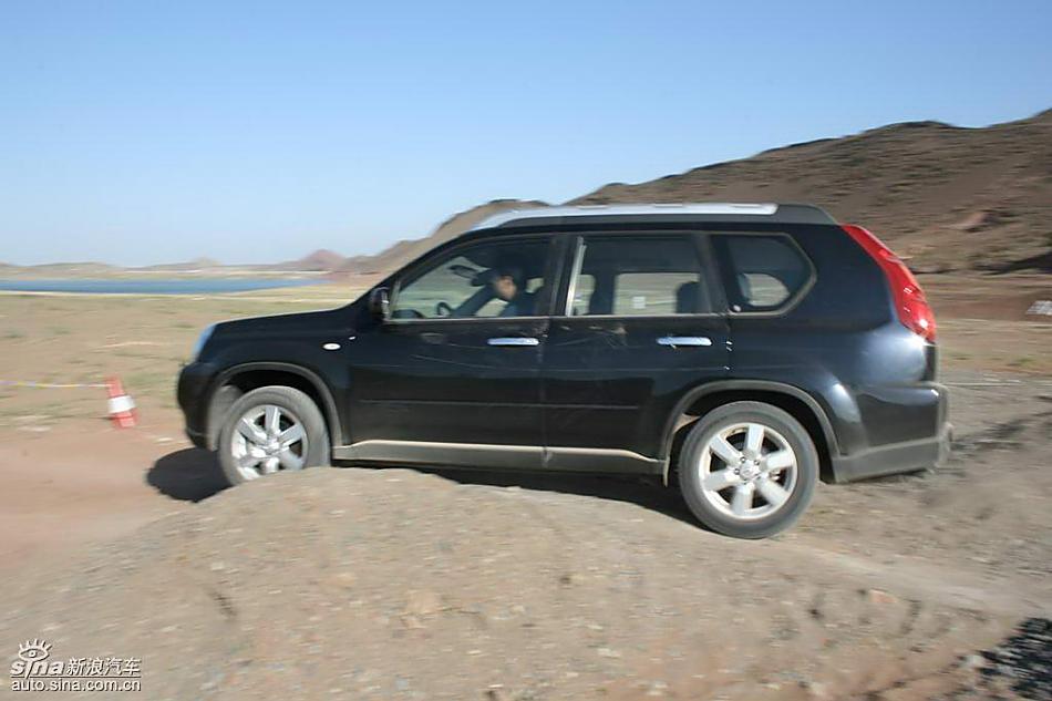 新浪汽车新疆大漠试驾新一代奇骏
