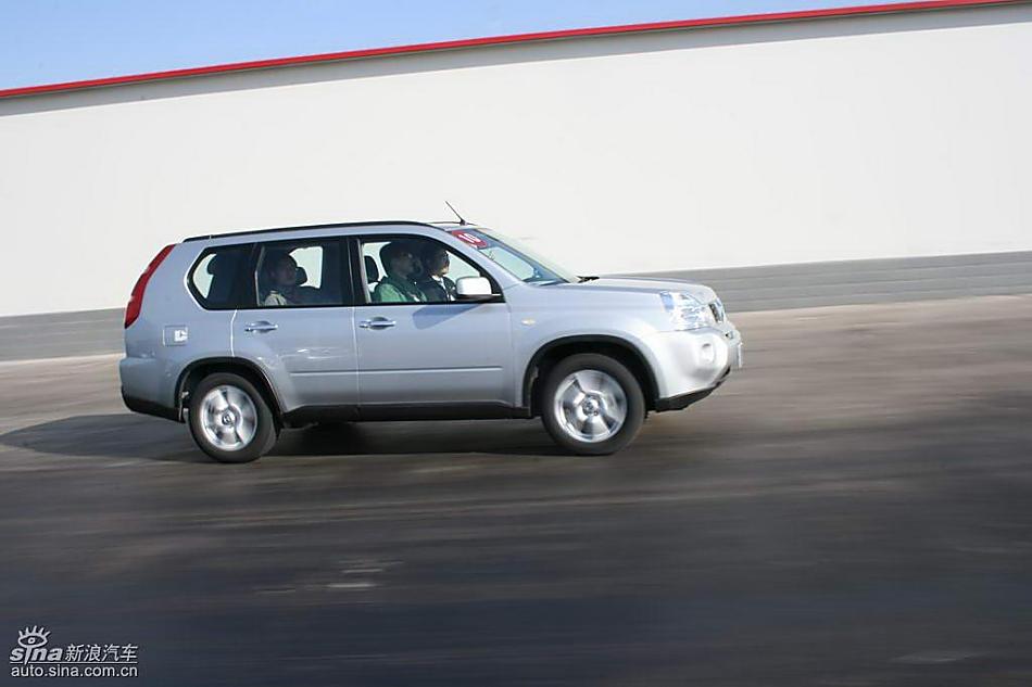 新浪汽车新疆大漠试驾新一代奇骏