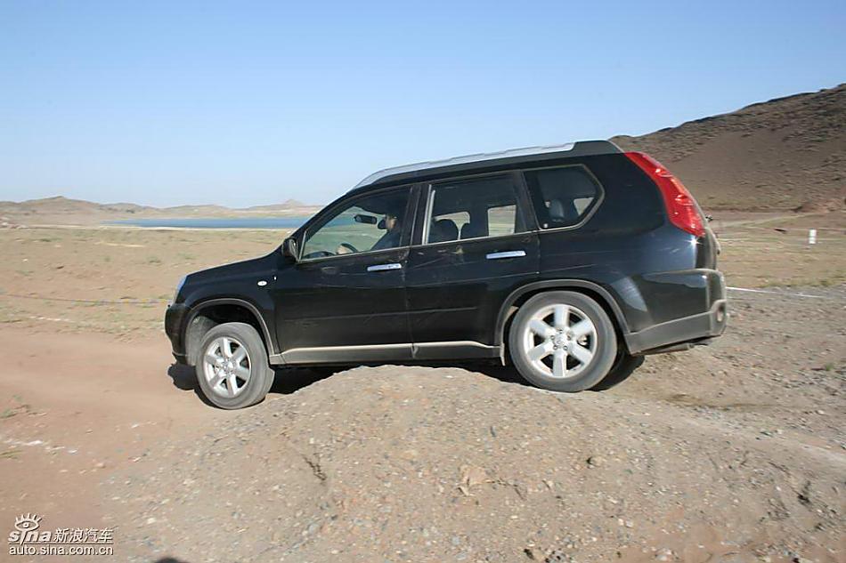 新浪汽车新疆大漠试驾新一代奇骏