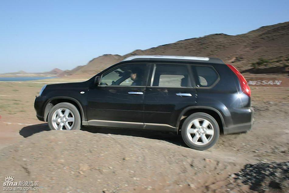 新浪汽车新疆大漠试驾新一代奇骏