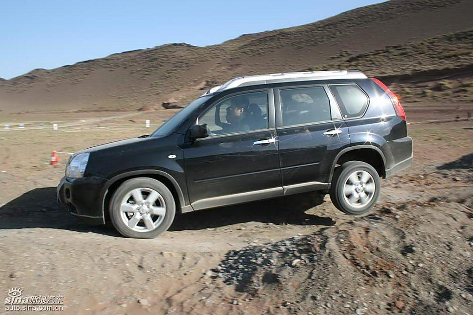 新浪汽车新疆大漠试驾新一代奇骏