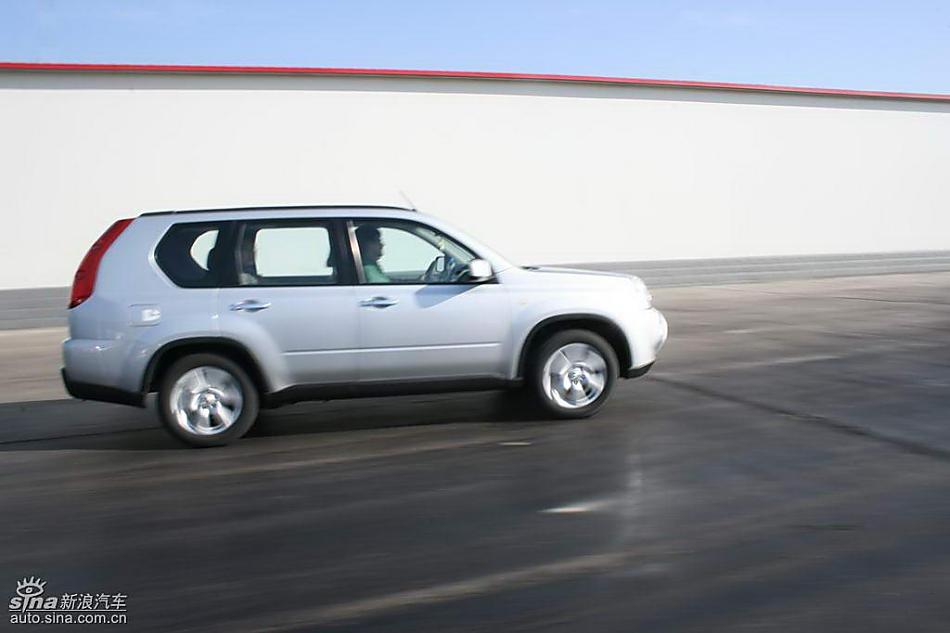 新浪汽车新疆大漠试驾新一代奇骏