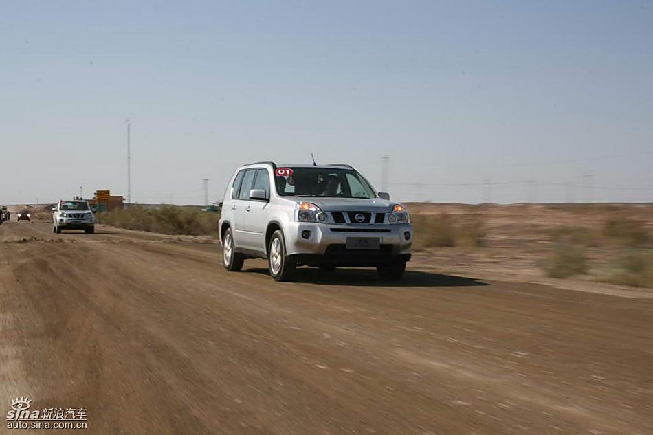 新浪汽车新疆大漠试驾新一代奇骏