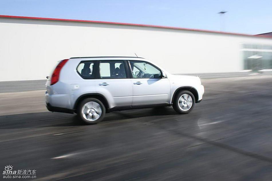 新浪汽车新疆大漠试驾新一代奇骏